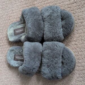 Manitobah Mukluks Sunrise? Shearling Slippers Slides Size 9